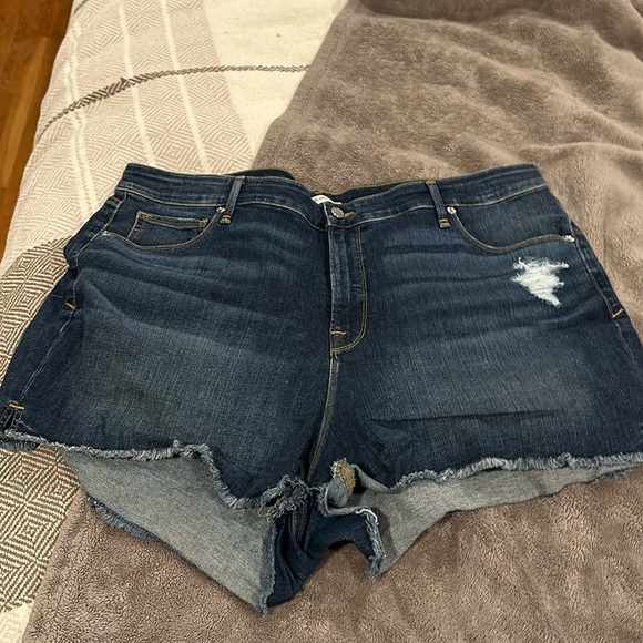 Good American Pants - Good American Jean Shorts